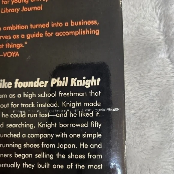 Shoe Dog: A Memoir by the Creator of Nike -- Phil Knight - Picture 9 of 12